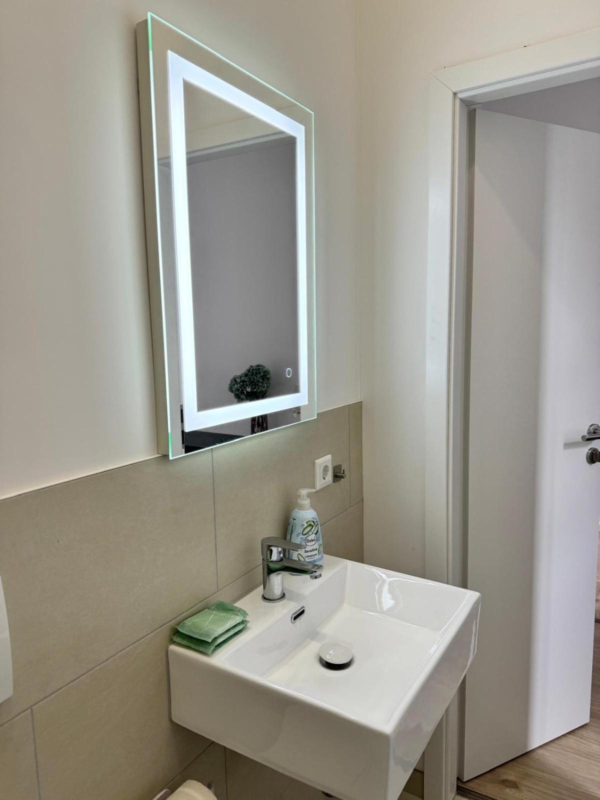Heaven Homes - Privatzimmer Mit Bad Im Herzen Von Duesseldorf Exterior photo